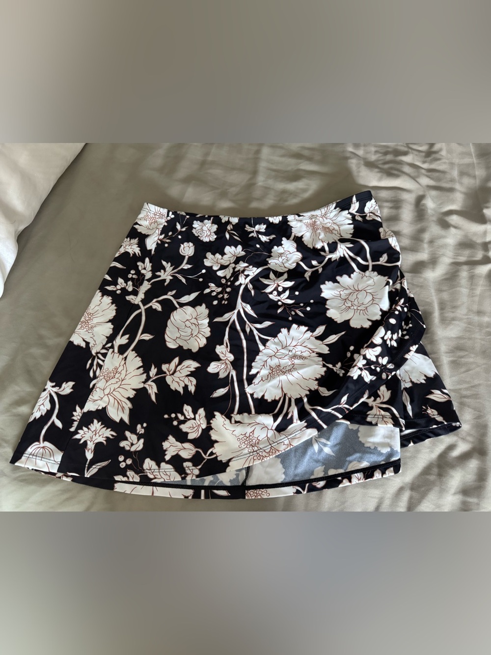 summersalt Sea Urchin Floral Ruched Swim Skirt in XS